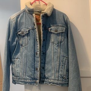 Levi’s Womens Shearling Denim Jacket Size Medium